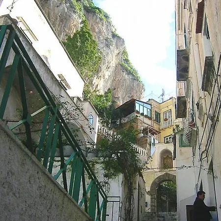 Sleeps 4 Appartement Atrani